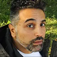 Ακούστε περιεχόμενο από undefined, παρακολουθήστε μουσικά βίντεο, διαβάστε το βιογραφικό, δείτε ημερομηνίες περιοδείας, και πολλά ακόμη!