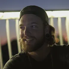 Hör dir Misandope an, schau dir Musikvideos an, lies die Biografie, finde Tourdaten und mehr!