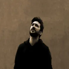 收听 Adamôrs、观看音乐视频、阅读小传、查看巡演日期等 ！