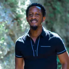 Écoutez Tim Spady, regardez des vidéoclips, lisez la biographie, consultez les dates de tournée et plus encore !