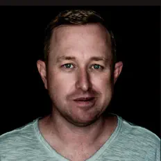 收听 Doc Brown、观看音乐视频、阅读小传、查看巡演日期等 ！