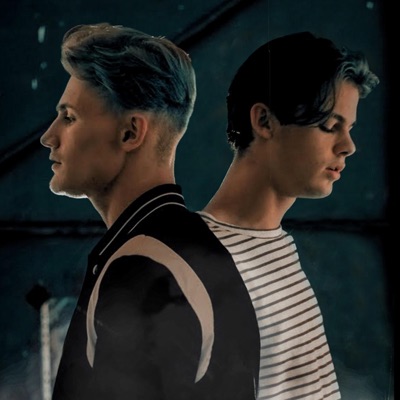 Utamon Egyedül (feat. Chris Villon) - Single