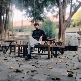 What If I Love You (feat. Putandre) EQ