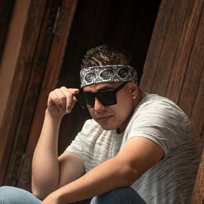 Listen to Alexis Rubek, watch music videos, read bio, see tour dates & more!