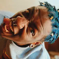 Ding: песни, клипы, биография, даты выступлений и многое другое.