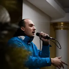 Poslechněte si interpreta NASK, sledujte hudební videa, přečtěte si životopis, podívejte se na data turné a další informace.