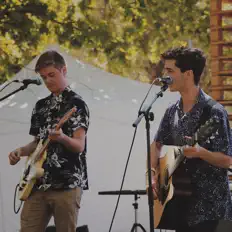 Ascolta Simón Mayer & Cristóbal Jara, guarda video musicali, leggi la biografia, vedi le date del tour & altro!