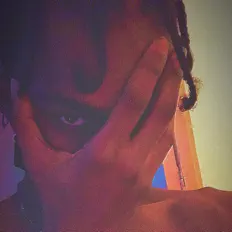 Ouve Atari Kxrxi, vê vídeos de música, lê a biografia, vê as datas da digressão e muito mais!