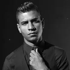 聆聽 Saforia、觀看音樂影片、閱讀小傳、查看巡演日期等！