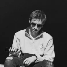 Escucha a Lil Log, mira videos musicales, lee su biografía, consulta las fechas de las gira y más.