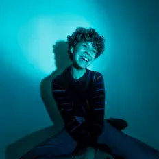 Escucha a Joie-May, mira vídeos musicales, lee la biografía, consulta fechas de giras y mucho más.