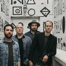 Hör dir The Good Side an, schau dir Musikvideos an, lies die Biografie, finde Tourdaten und mehr!