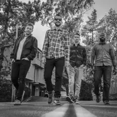 The Olés सुनें, म्यूज़िक वीडियो देखें, बायो पढ़ें, दौरे की तारीखें और बहुत कुछ देखें!