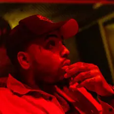 Luister naar Kenny Mac, bekijk muziekvideo's, lees de bio, bekijk de tourdata, en meer!