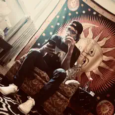 Ascolta Young Brady, guarda video musicali, leggi la biografia, vedi le date del tour & altro!