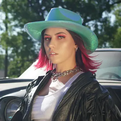 Listen to Hellen, watch music videos, read bio, see tour dates & more!