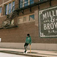 Hör dir Majoreking an, schau dir Musikvideos an, lies die Biografie, finde Tourdaten und mehr!