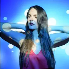 Dengarkan Nara Arnaux, tonton video musik, baca bio, lihat tanggal tur & lainnya!