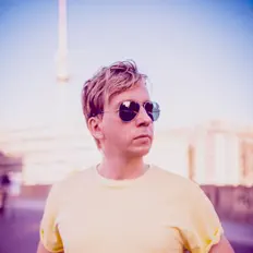 聆聽 Mike La Funk、觀看音樂影片、閱讀小傳、查看巡演日期等！