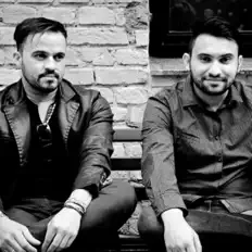 Écoutez Romulo e Raphael, regardez des vidéoclips, lisez la biographie, consultez les dates de tournée et plus encore !