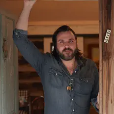 Dengarkan John Goolsby, tonton video musik, baca bio, lihat tanggal tur & lainnya!