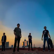 Hör dir Malta an, schau dir Musikvideos an, lies die Biografie, finde Tourdaten und mehr!