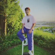 Brandon Davis सुनें, म्यूज़िक वीडियो देखें, बायो पढ़ें, दौरे की तारीखें और बहुत कुछ देखें!