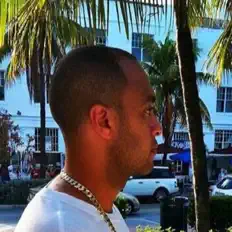 Chris Cap을(를) 듣고, 뮤직 비디오를 보고, 약력을 읽고, 투어 일정 등을 확인하세요!