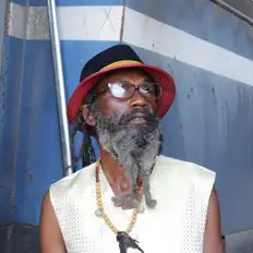 Luister naar Jahbruce, bekijk muziekvideo's, lees de bio, bekijk de tourdata, en meer!