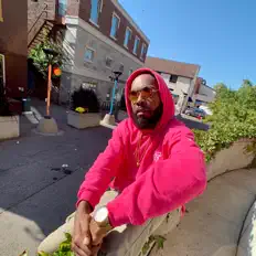 Ouve Nvrmt, vê vídeos de música, lê a biografia, vê as datas da digressão e muito mais!