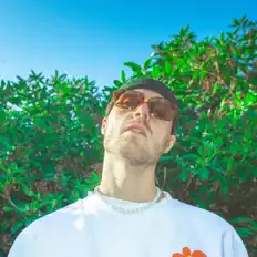 Vince Wavyを聴いたり、ミュージックビデオを鑑賞したり、経歴やツアー日程などを確認したりしましょう！