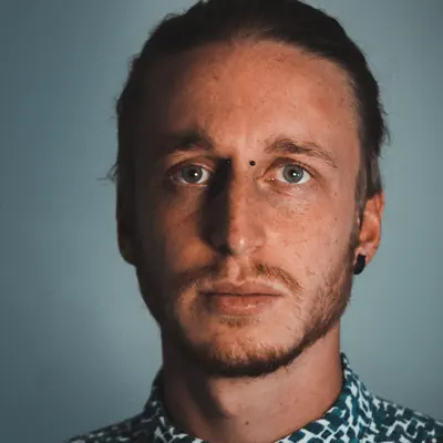 Listen to Noah Carter, watch music videos, read bio, see tour dates & more!