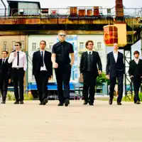 undefinedを聴いたり、ミュージックビデオを鑑賞したり、経歴やツアー日程などを確認したりしましょう！