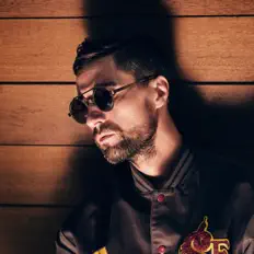 Dengarkan Josh Davids, tonton video musik, baca bio, lihat tanggal tur & lainnya!