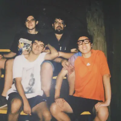 Listen to Déjenme Dormir, watch music videos, read bio, see tour dates & more!