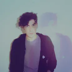 收听 Soul Island、观看音乐视频、阅读小传、查看巡演日期等 ！