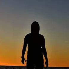 收听 Malik、观看音乐视频、阅读小传、查看巡演日期等 ！