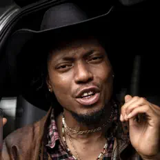 DTGを聴いたり、ミュージックビデオを鑑賞したり、経歴やツアー日程などを確認したりしましょう！