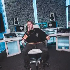 Dengarkan Lanz, tonton video musik, baca bio, lihat tanggal tur & lainnya!