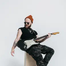 Écoutez Model Citizen, regardez des vidéoclips, lisez la biographie, consultez les dates de tournée et plus encore !