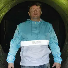 聆聽 Mike Jenkins、觀看音樂影片、閱讀小傳、查看巡演日期等！
