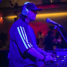 收听 Andrew Novelli、观看音乐视频、阅读小传、查看巡演日期等 ！