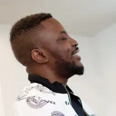 Dengarkan Kayomusiq, tonton video musik, baca bio, lihat tanggal tur & lainnya!