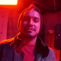 Captain Brando!を聴いたり、ミュージックビデオを鑑賞したり、経歴やツアー日程などを確認したりしましょう！