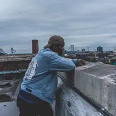 Posłuchaj wykonawcy Kyle-J, obejrzyj teledyski, przeczytaj biografię, zobacz daty tras koncertowych i nie tylko!