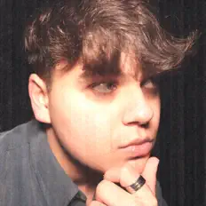 收听 FABIAN、观看音乐视频、阅读小传、查看巡演日期等 ！