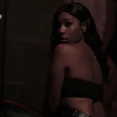 收听 Chelsi Lauren、观看音乐视频、阅读小传、查看巡演日期等 ！