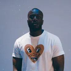 Poslechněte si interpreta Noë, sledujte hudební videa, přečtěte si životopis, podívejte se na data turné a další informace.