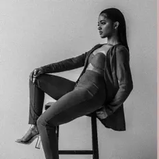 Dengarkan Shaz Delicious, tonton video musik, baca bio, lihat tanggal tur & lainnya!