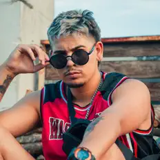 Dengarkan Alexx, tonton video musik, baca bio, lihat tanggal tur & lainnya!